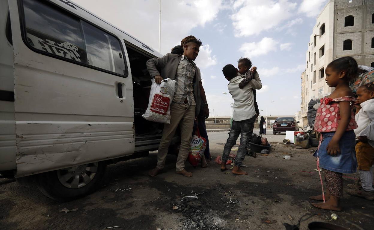 Llegada de ayuda humanitaria a Yemen. 