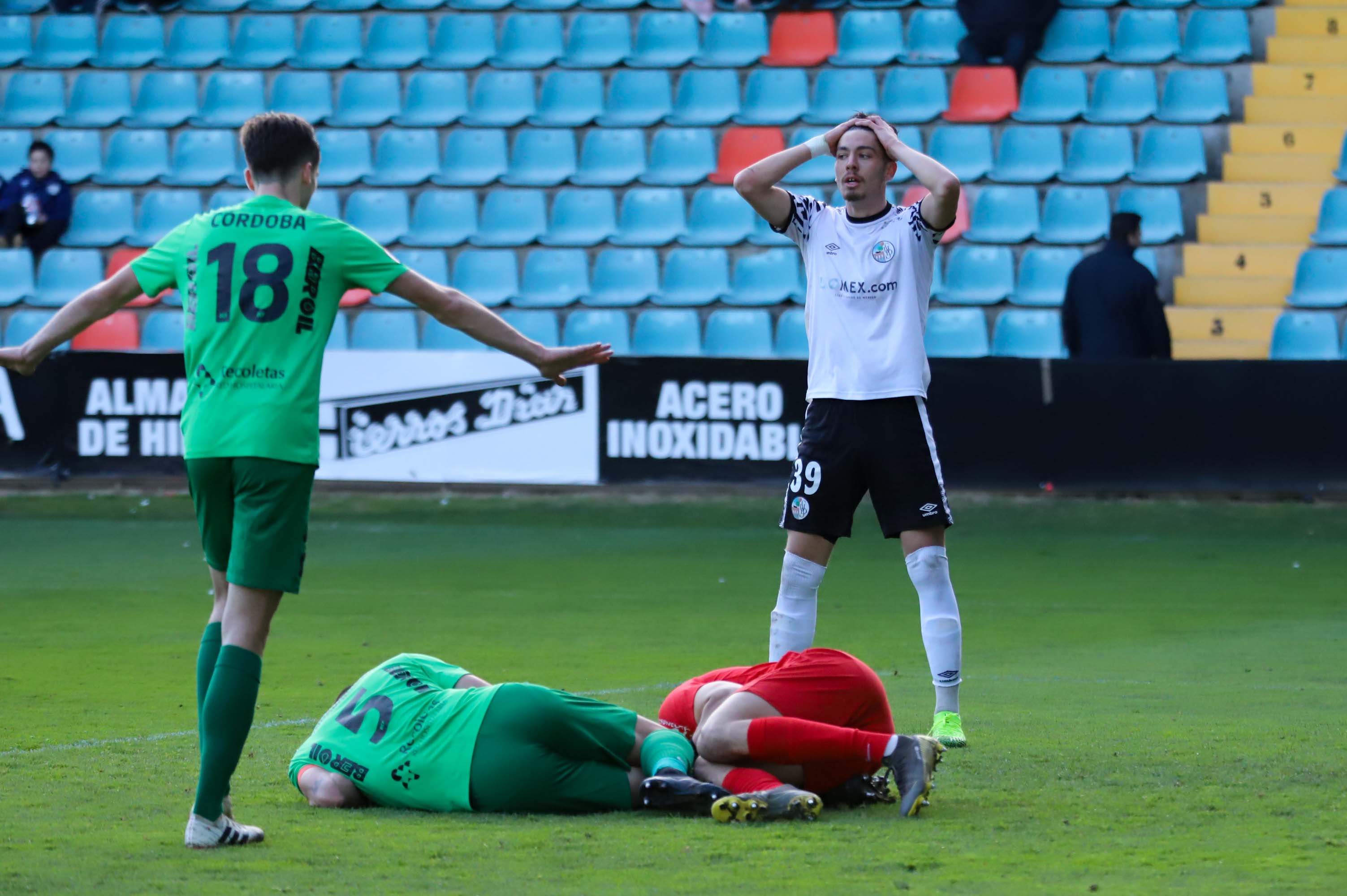 Fotos: Imágenes del encuentro entre el Burgos CF y el Salamanca CF UDS