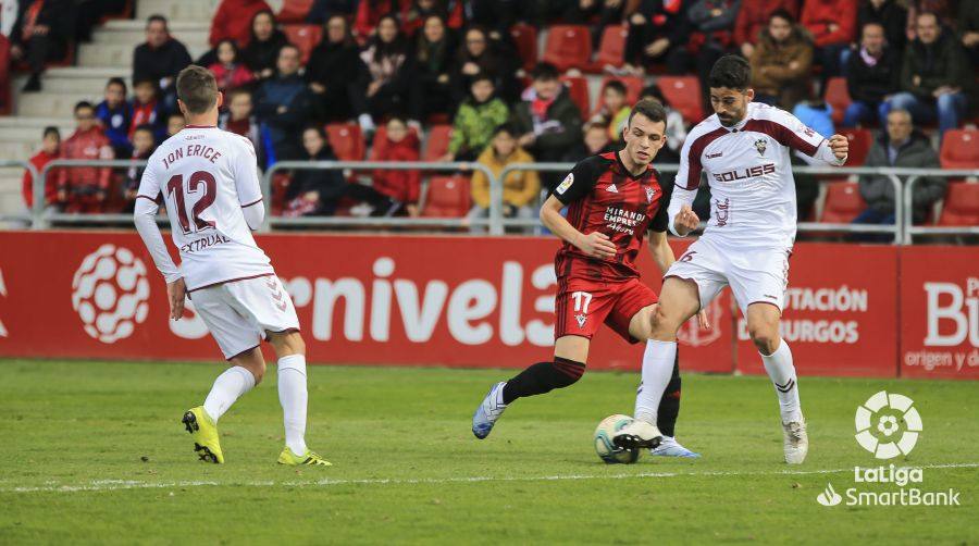 Fotos: Imágenes del partido de liga entre el Mirandés y el Albacete