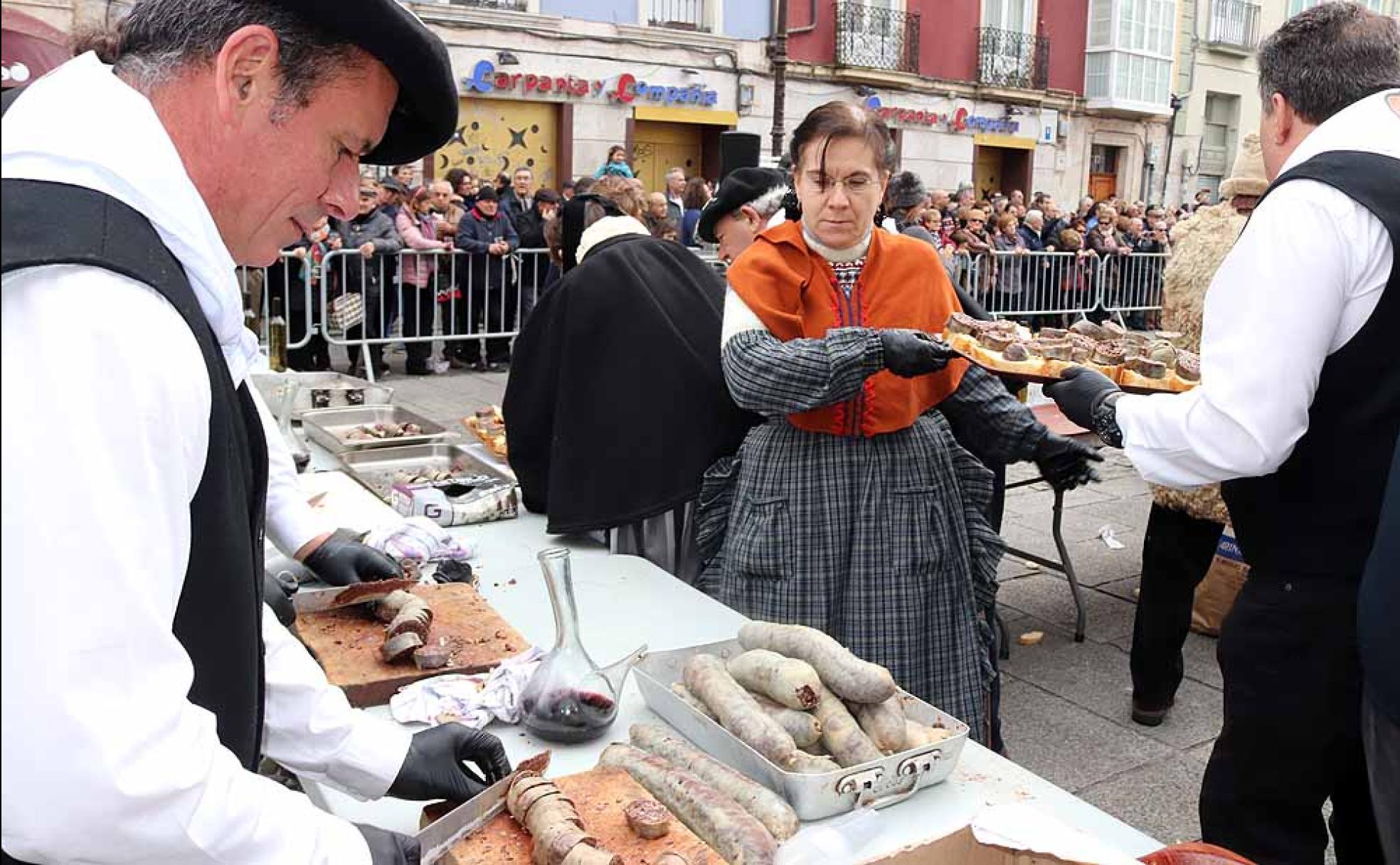 En la Fiesta de la Matanza se han repartido 170 kilos de morcilla