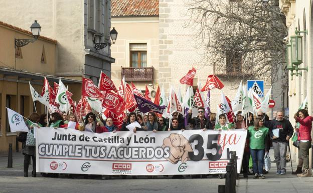 La alianza sindical sale a las calles de Segovia para exigir a la Junta la vuelta a las 35 horas semanales