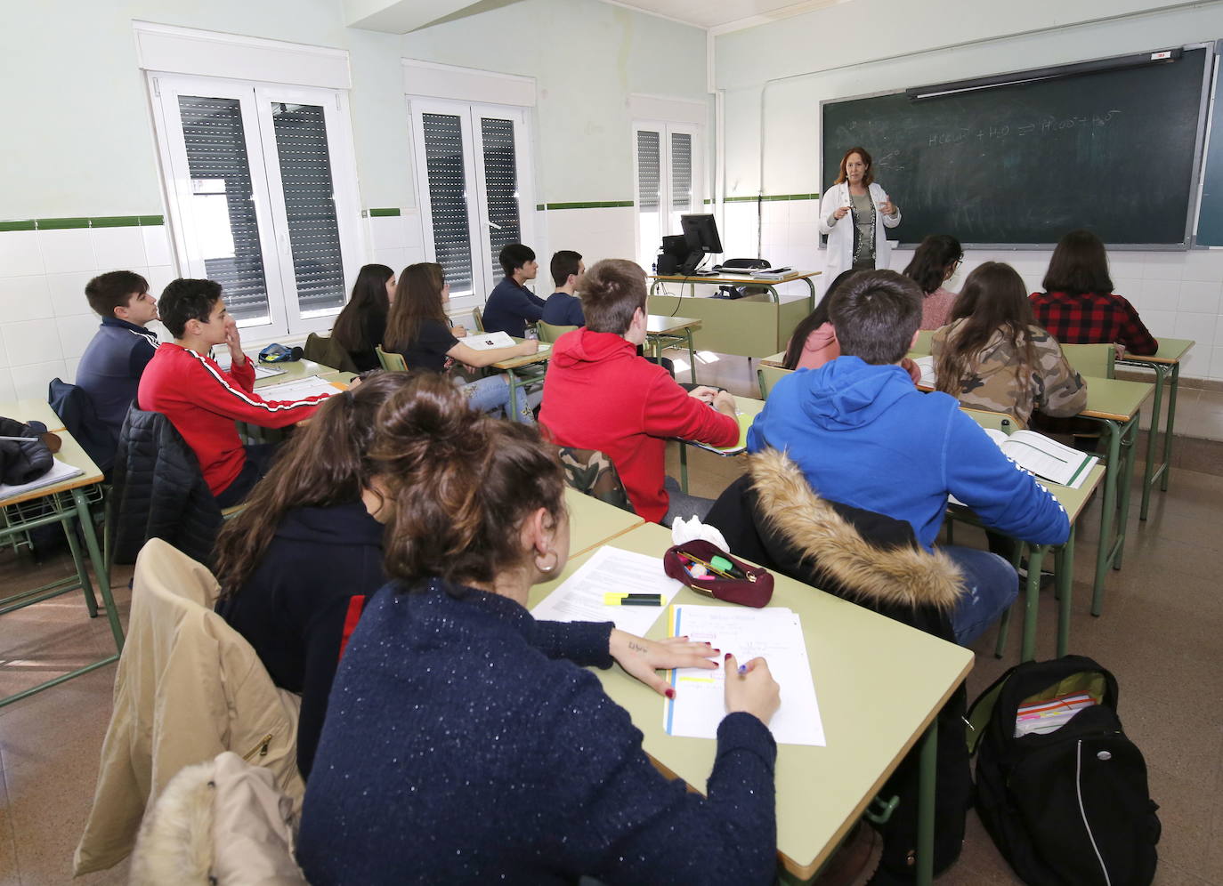 Castilla y León anuncia la mayor convocatoria de su historia con 1.401 plazas para docentes