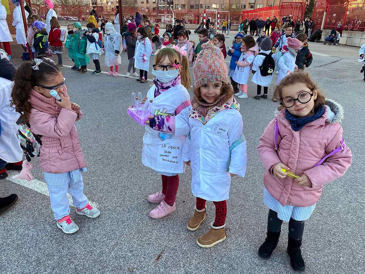 El alumnado del Juan de Vallejo celebra el Carnaval en las aulas