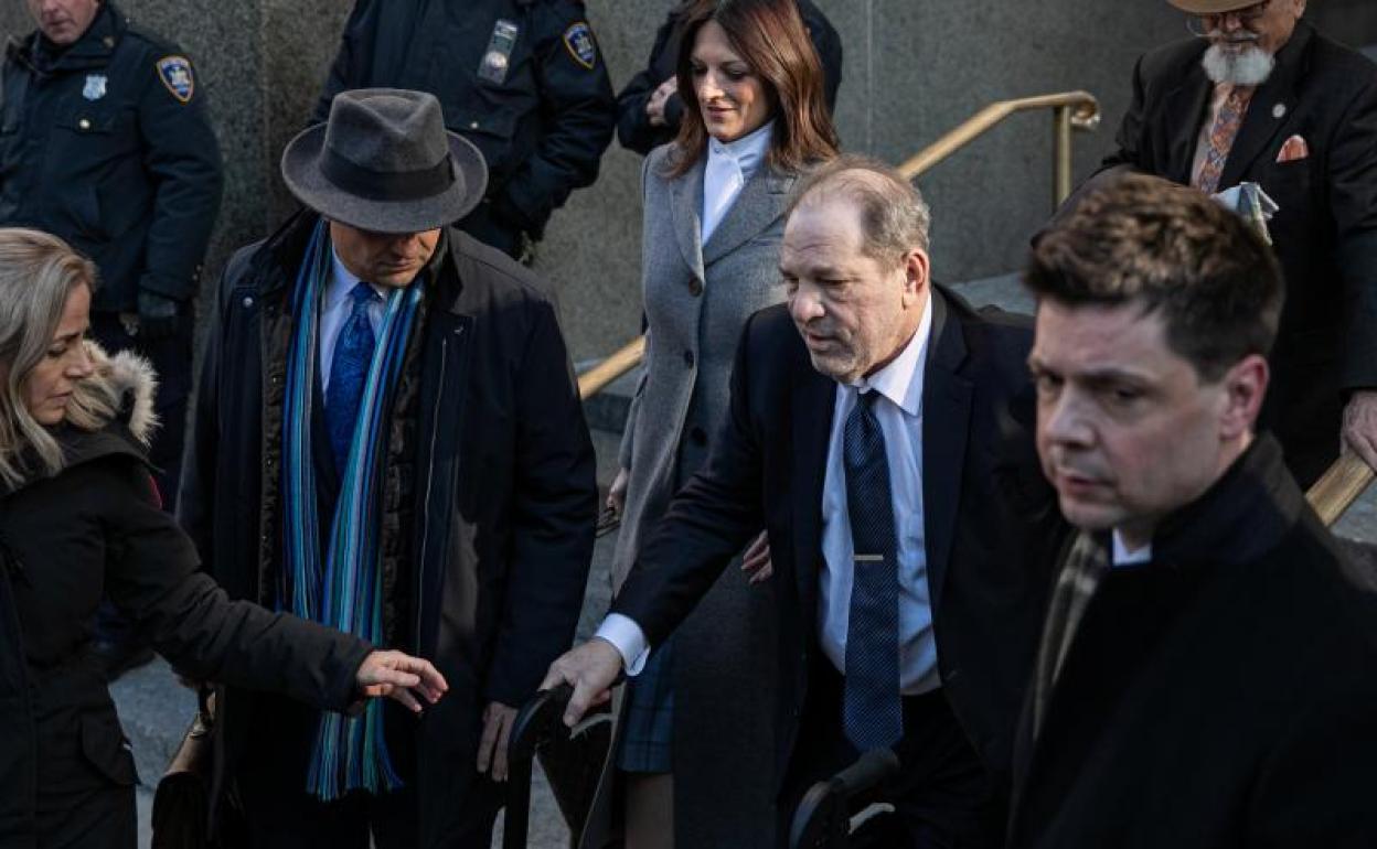 Harvey Weinstein, a la salida del tribunal.