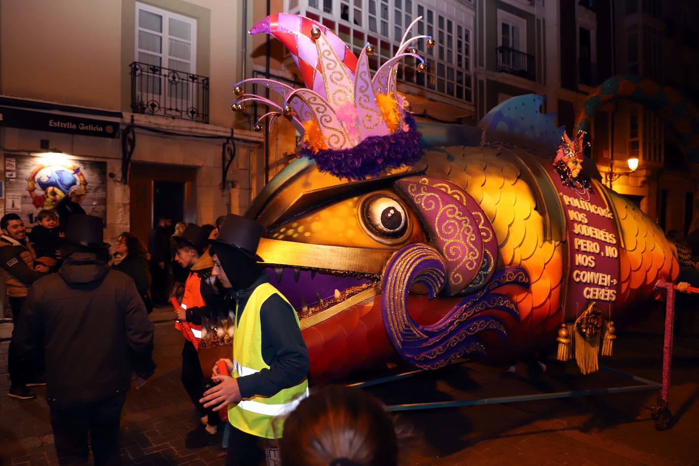 Centenares de burgaleses se echan a la calle en un multitudinario acto.