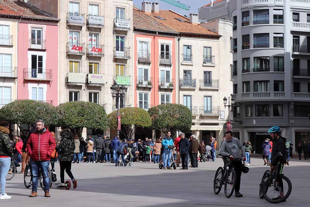 Fotos: Los ciclistas vuelve a llenar las calles de Burgos contra la Ordenanza de Movilidad