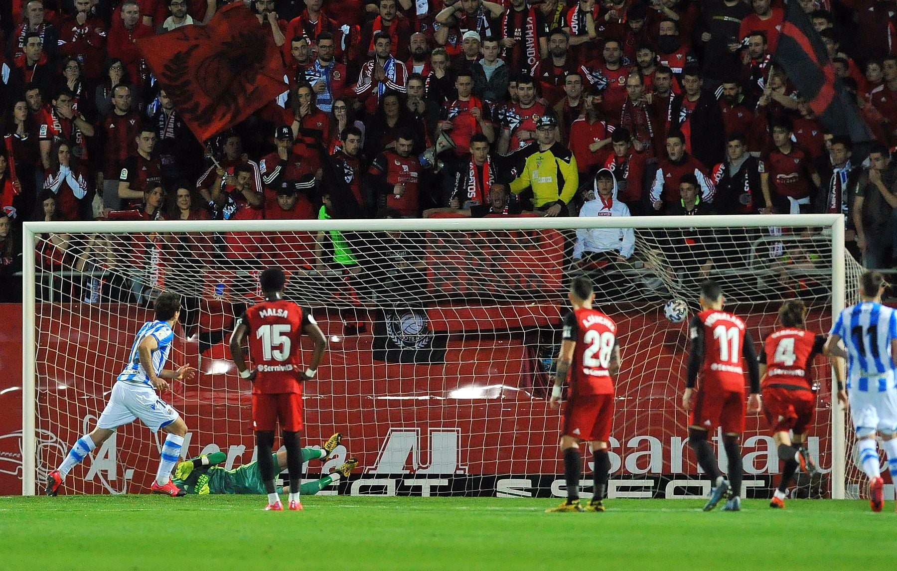 Fotos: La Real Sociedad pone fin al sueño copero del Mirandés