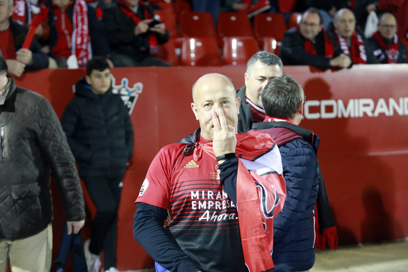 Fotos: Anduva vibra con su equipo a pesar de la derrota