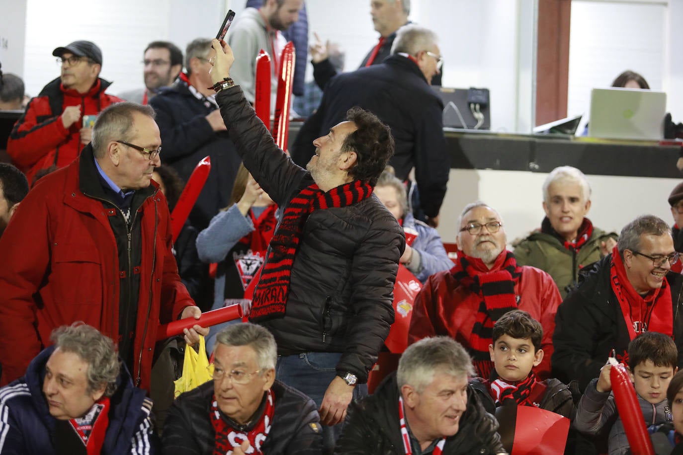 Fotos: Anduva vibra con su equipo a pesar de la derrota