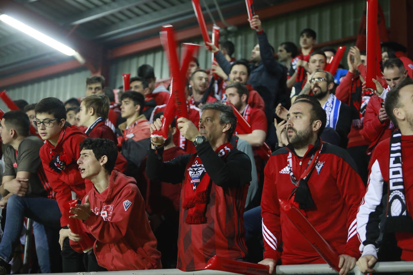 Fotos: Anduva vibra con su equipo a pesar de la derrota