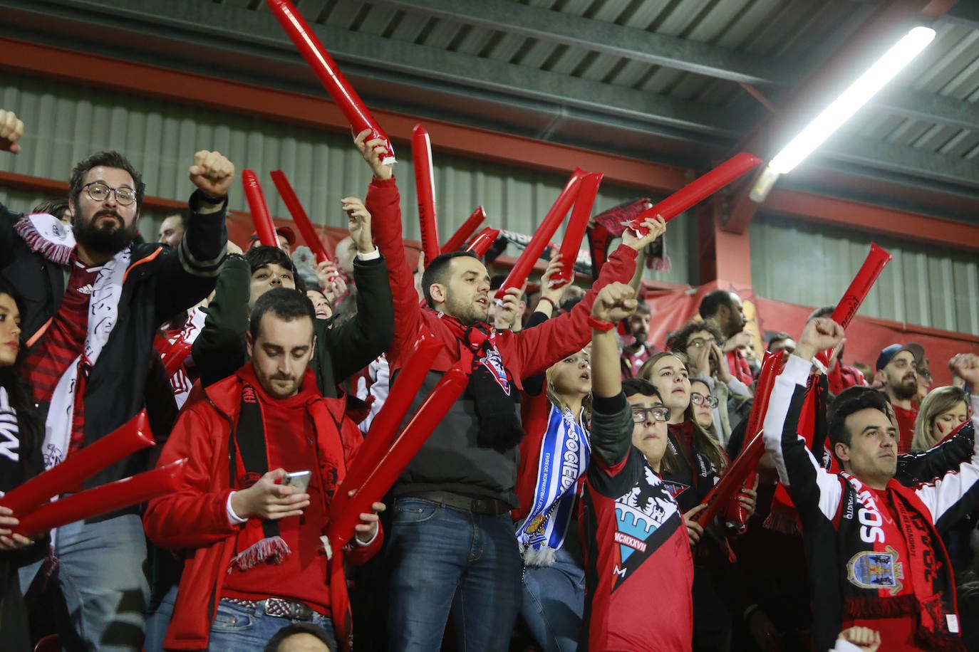 Fotos: Anduva vibra con su equipo a pesar de la derrota