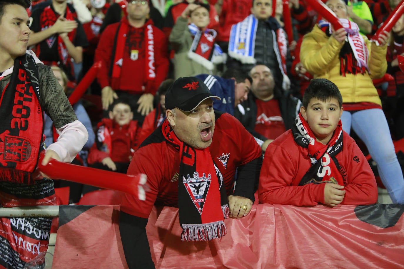 Fotos: Anduva vibra con su equipo a pesar de la derrota