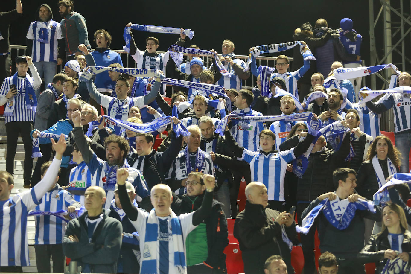 Fotos: Anduva vibra con su equipo a pesar de la derrota