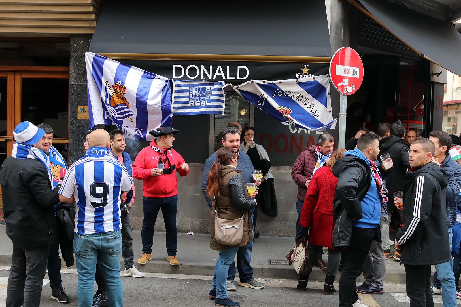 Fotos: La marea txuri urdin llega a Miranda