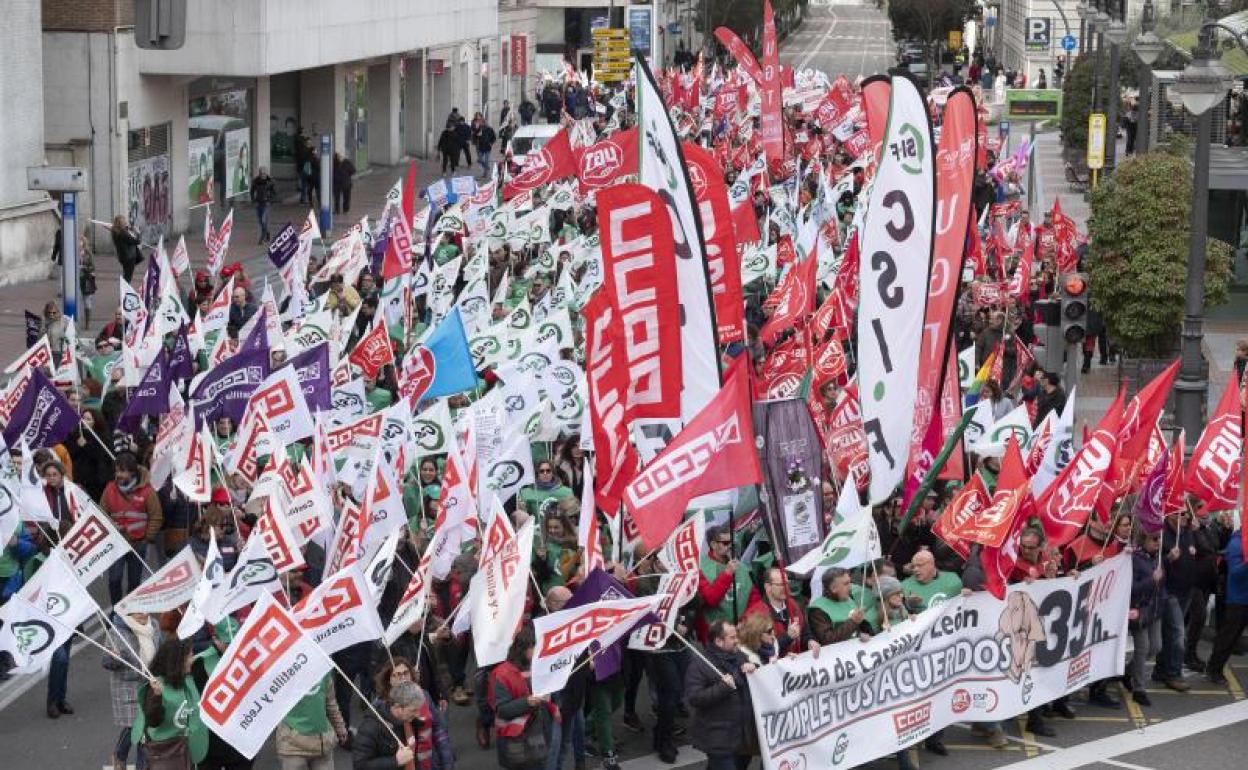 Manifestación de CSIF, UGT y CC OO en defensa de las 35 horas el pasado 27 de febrero.