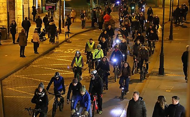 La marcha ha condicionado el tráfico motorizado en varias calles. 