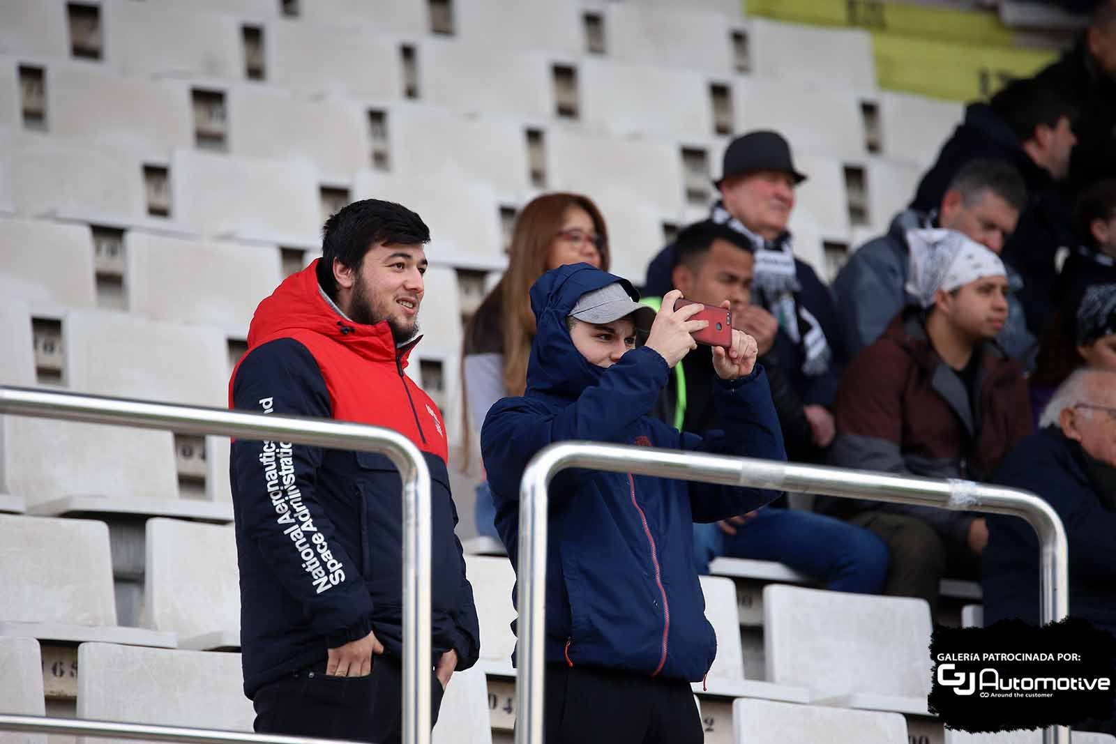 Buena entrada en El Plantío para ver el empate entre los burgaleses y vascos.