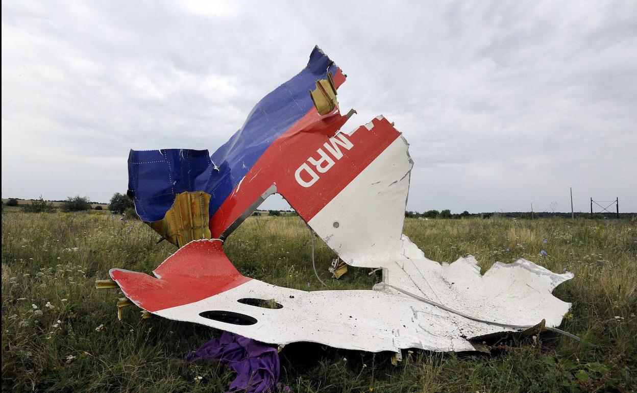 Una parte del fuselaje del avión Boeing 777 de la compañía Malaysia Airlines.