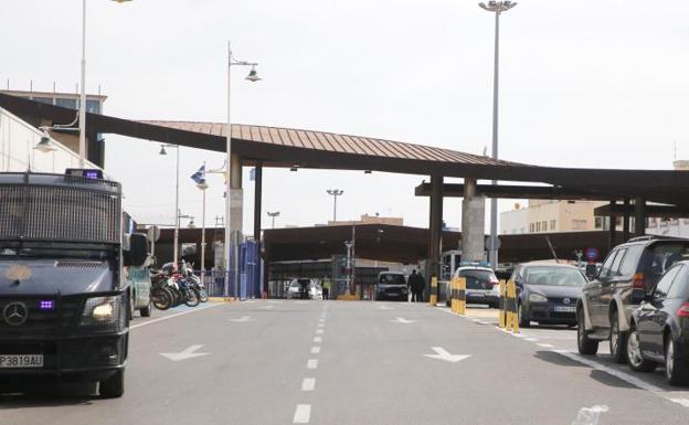 Vista este jueves de un paso fronterizo entre España y Marruecos en Melilla. 