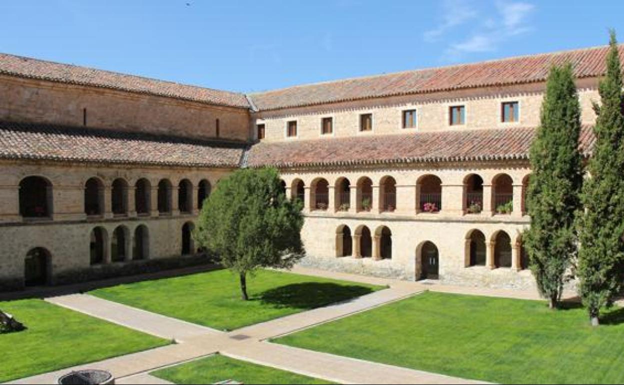 Claustro de las monjas en el Convento de Santo Domingo en Caleruega 