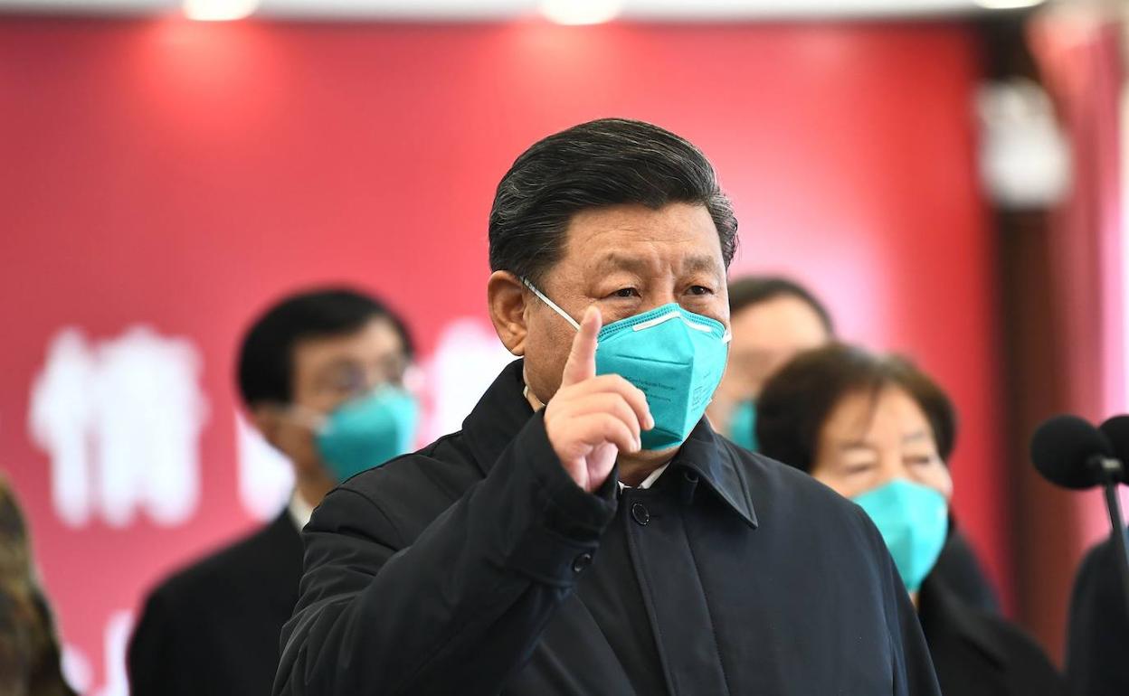 El presidente chino, Xi Jinping, en una imagen de archivo durante su visita a las zonas afectadas por el coronavirus en su país.