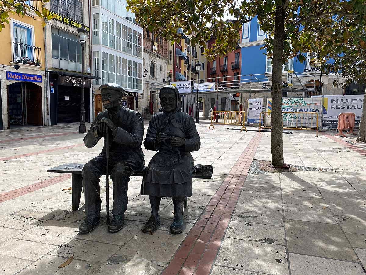 Es cada vez más habitual ver a la ciudadanía con mascarilla.