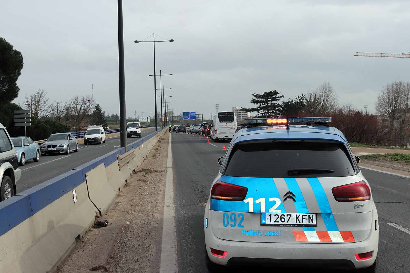 Agentes de la Policía Local han controlado los desplazamientos esta tarde en Burgos