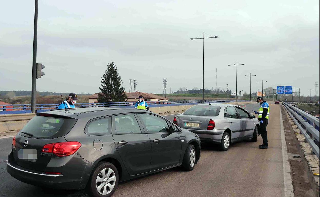 Guardia Civil, Policía Nacional y Policía Local han estado realizando controles este fin de semana