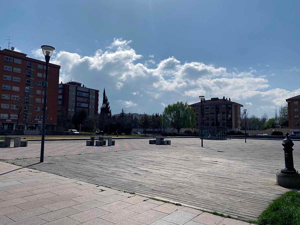 Cola para entrar a un estanco del barrio.