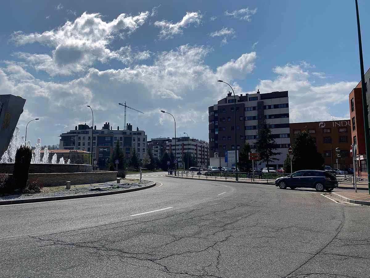 Cola para entrar a un estanco del barrio.