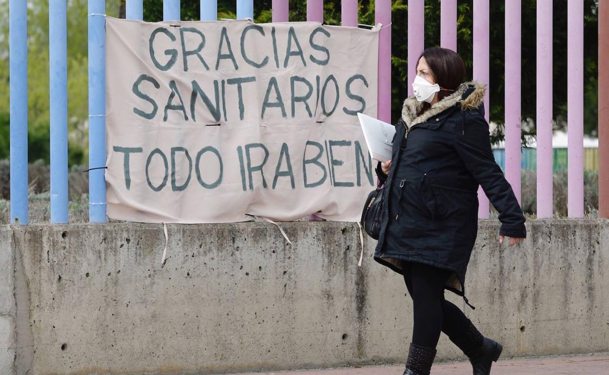 Pancarta en el hospital Río Hortega. 