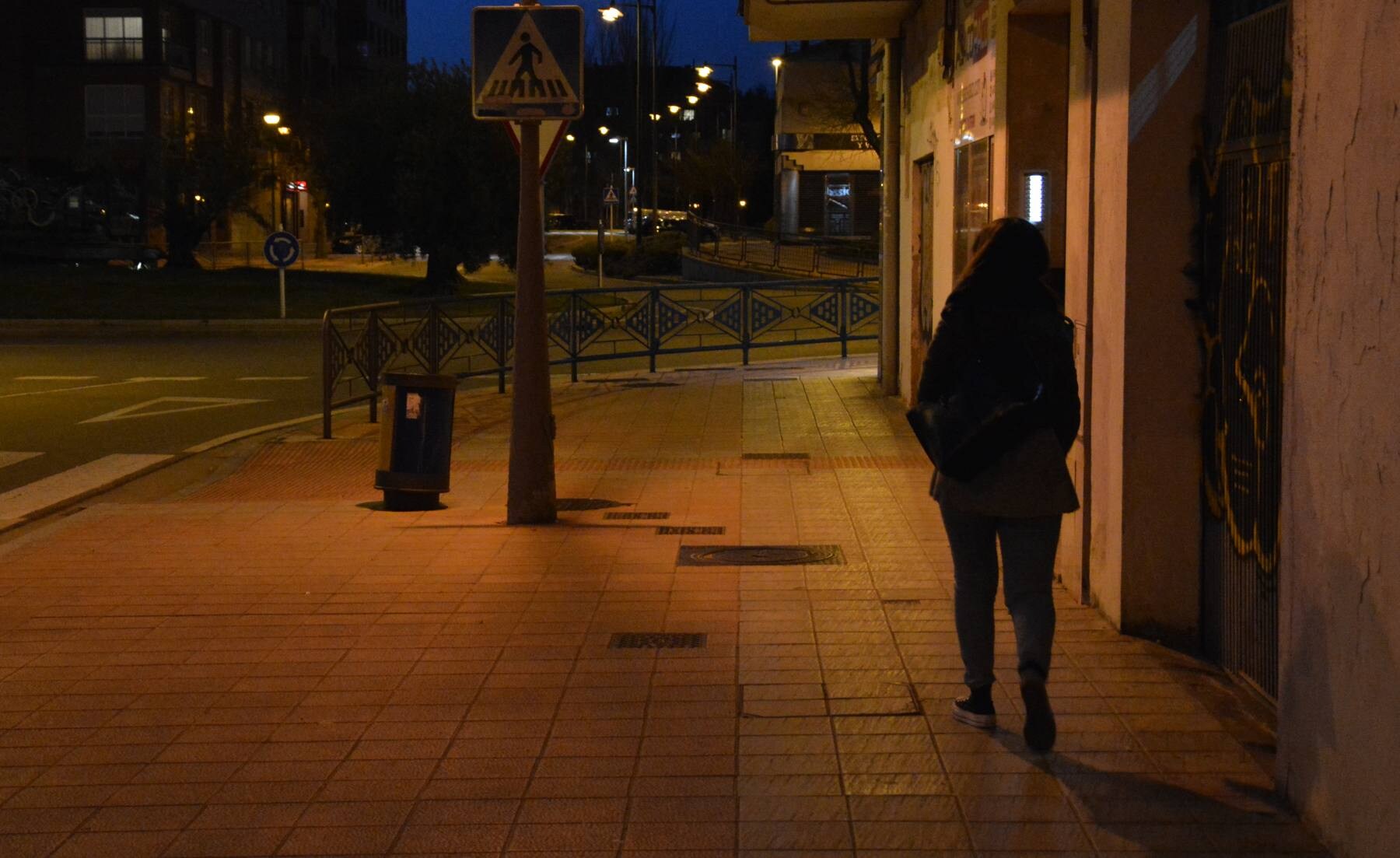 Fotos: Mínima actividad en la calle el primer sábado de primavera por el Estado de Alarma