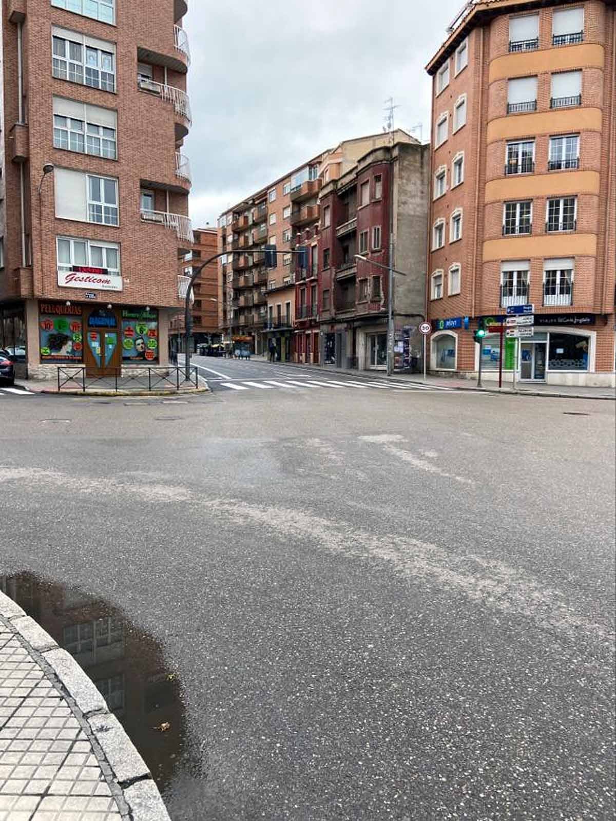 Plaza de Santa María totamente vacía.