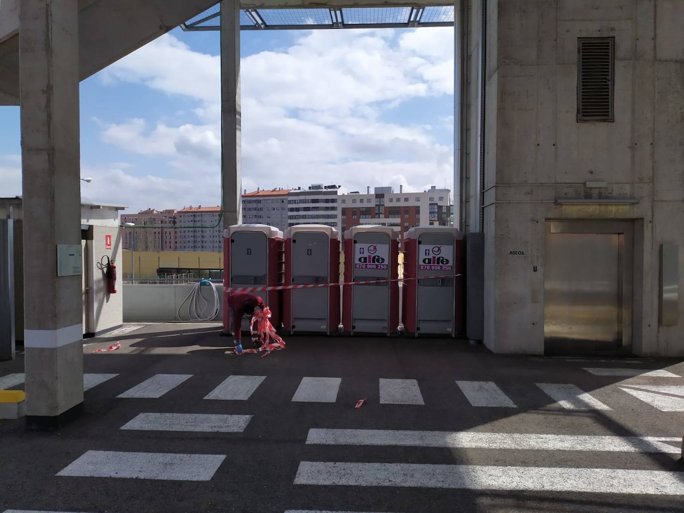 Fotos: La carpa de triaje del Hospital de Burgos empieza a funcionar este jueves