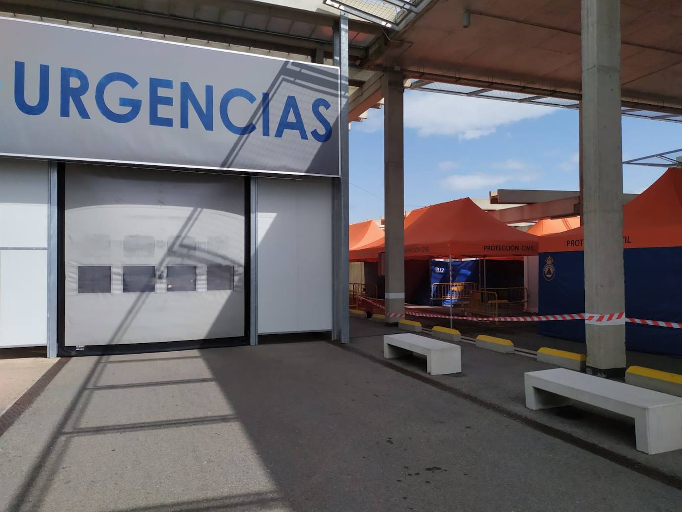 Fotos: La carpa de triaje del Hospital de Burgos empieza a funcionar este jueves