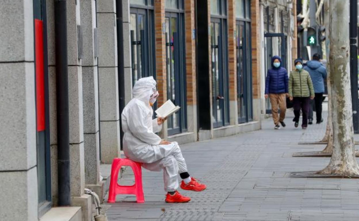 Imagen de una calle de Wuhan. 