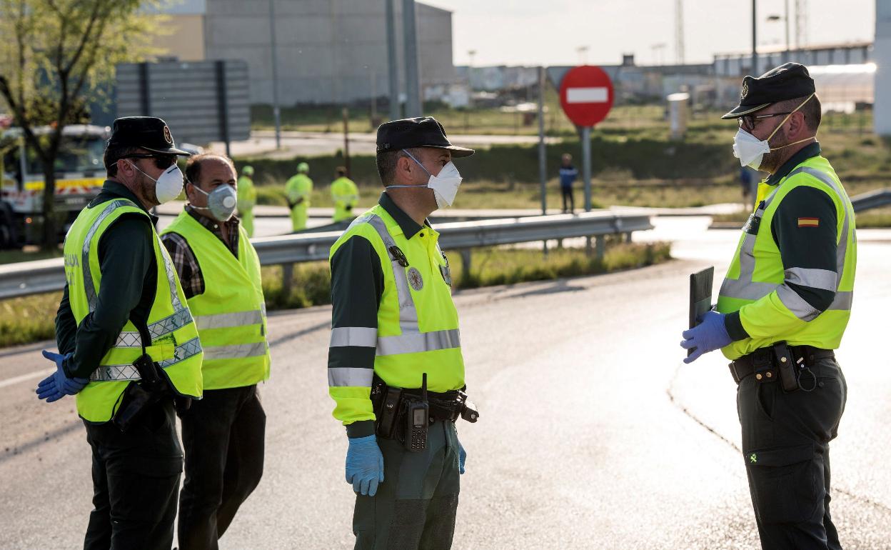 Agentes de la Guardia Civil.