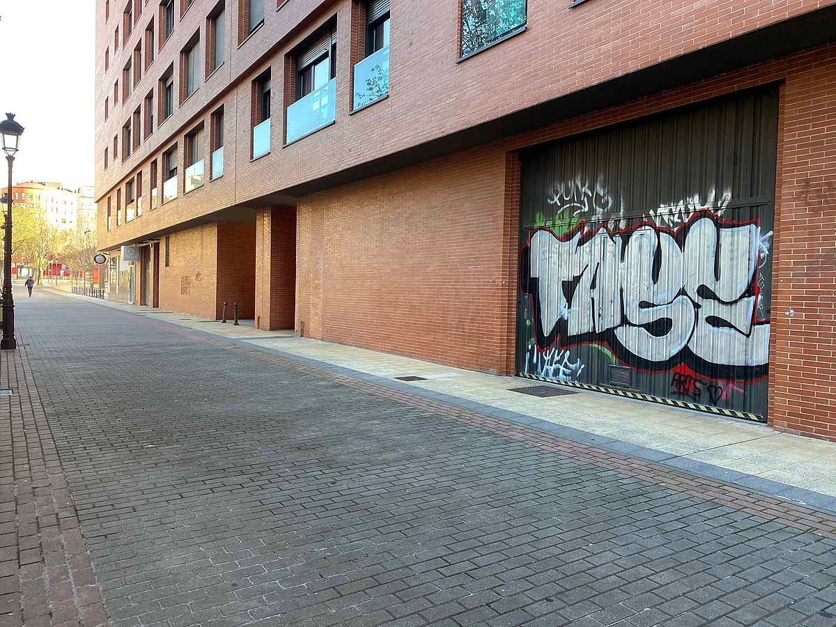 Barrios desiertos durante la tarde del Miércoles Santo.