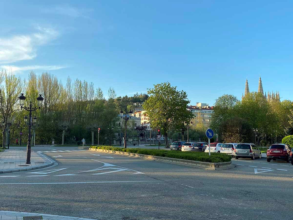 Barrios desiertos durante la tarde del Miércoles Santo.