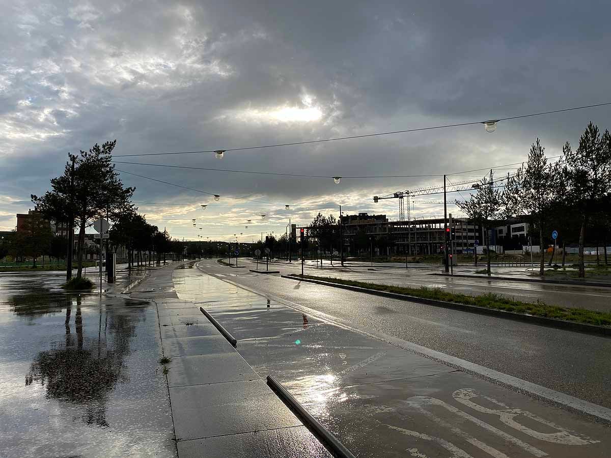 La lluvia lleva varios días sin dar tregua en la capital.