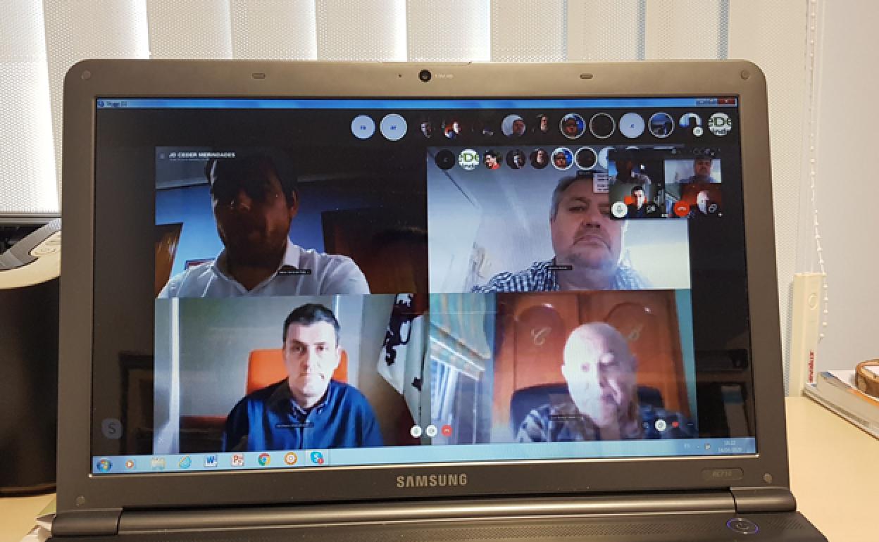 Imagen de la videoconferencia que mantuvo la Junta Directiva del Ceder Merindades. 