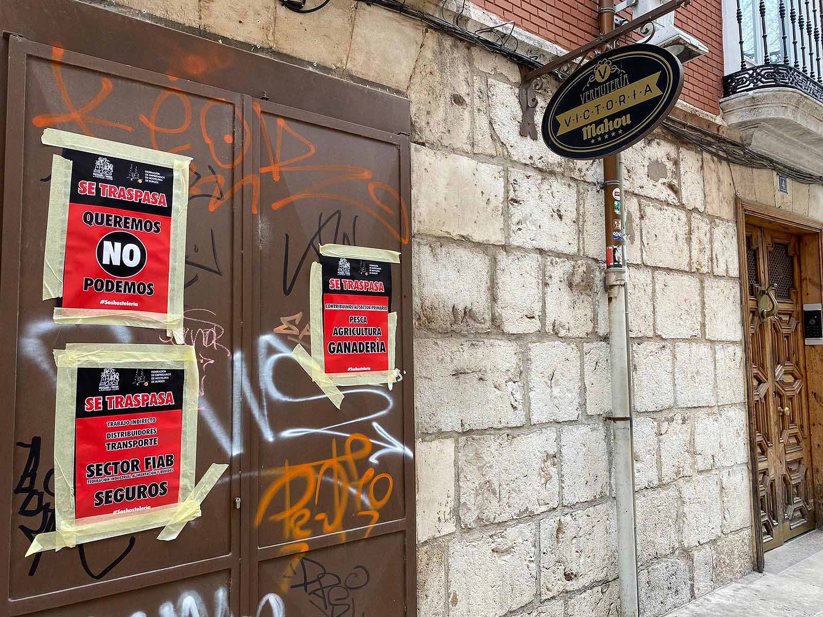 Fotos: La hostelería continúa con la persiana bajada