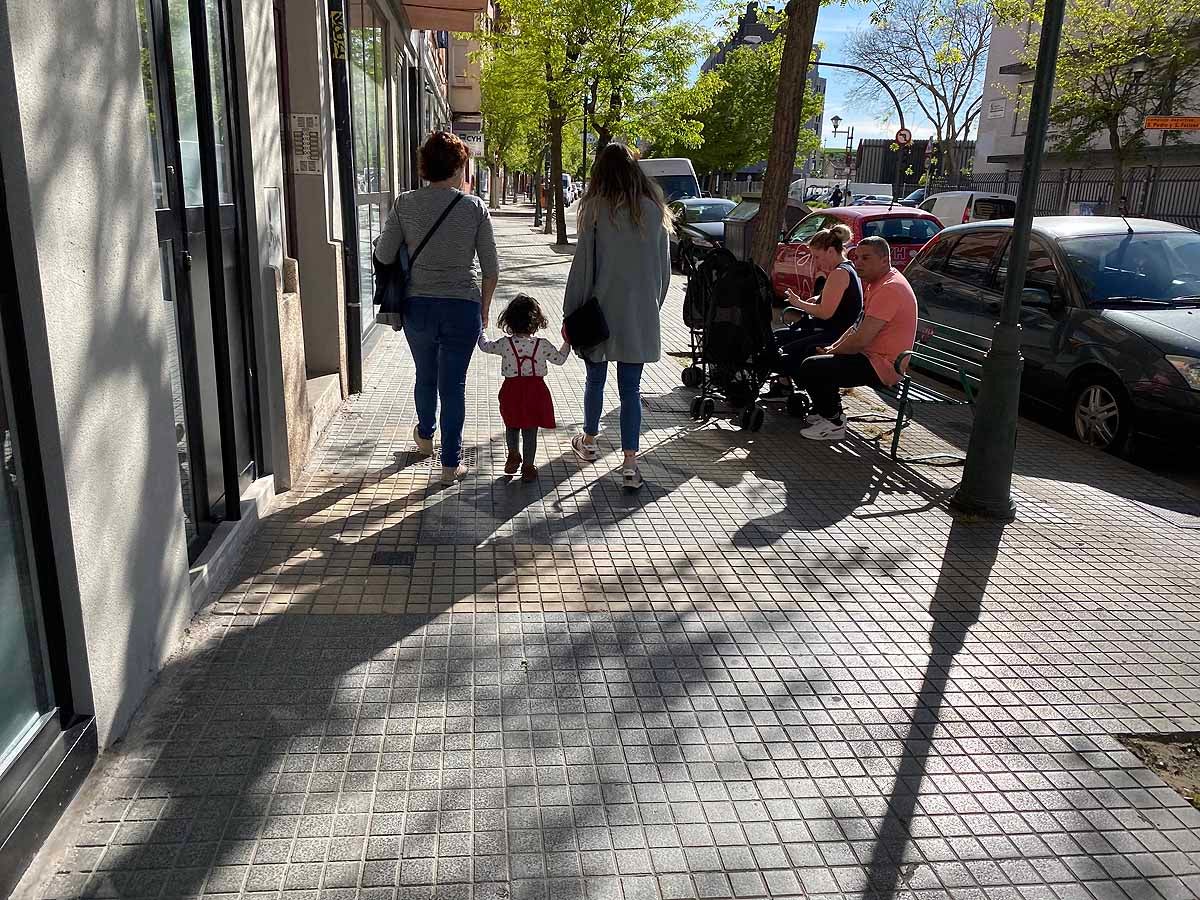 Fotos: Los parques y zonas verdes de Burgos se llenan cada tarde