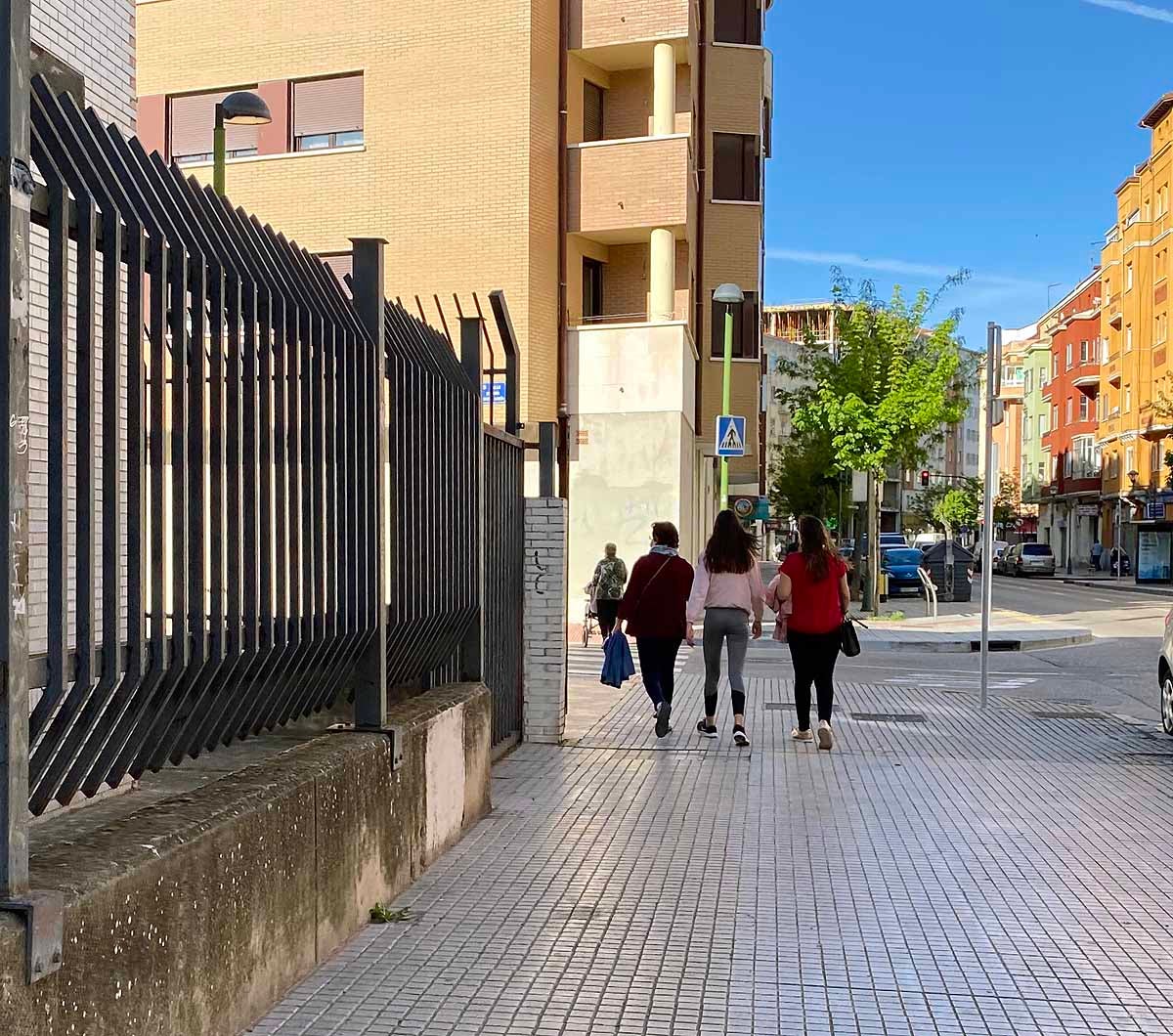 Fotos: Los parques y zonas verdes de Burgos se llenan cada tarde