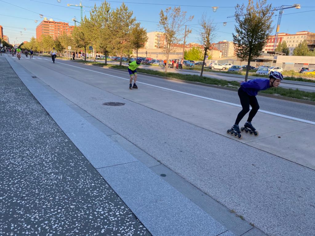 Fotos: Los parques y zonas verdes de Burgos se llenan cada tarde