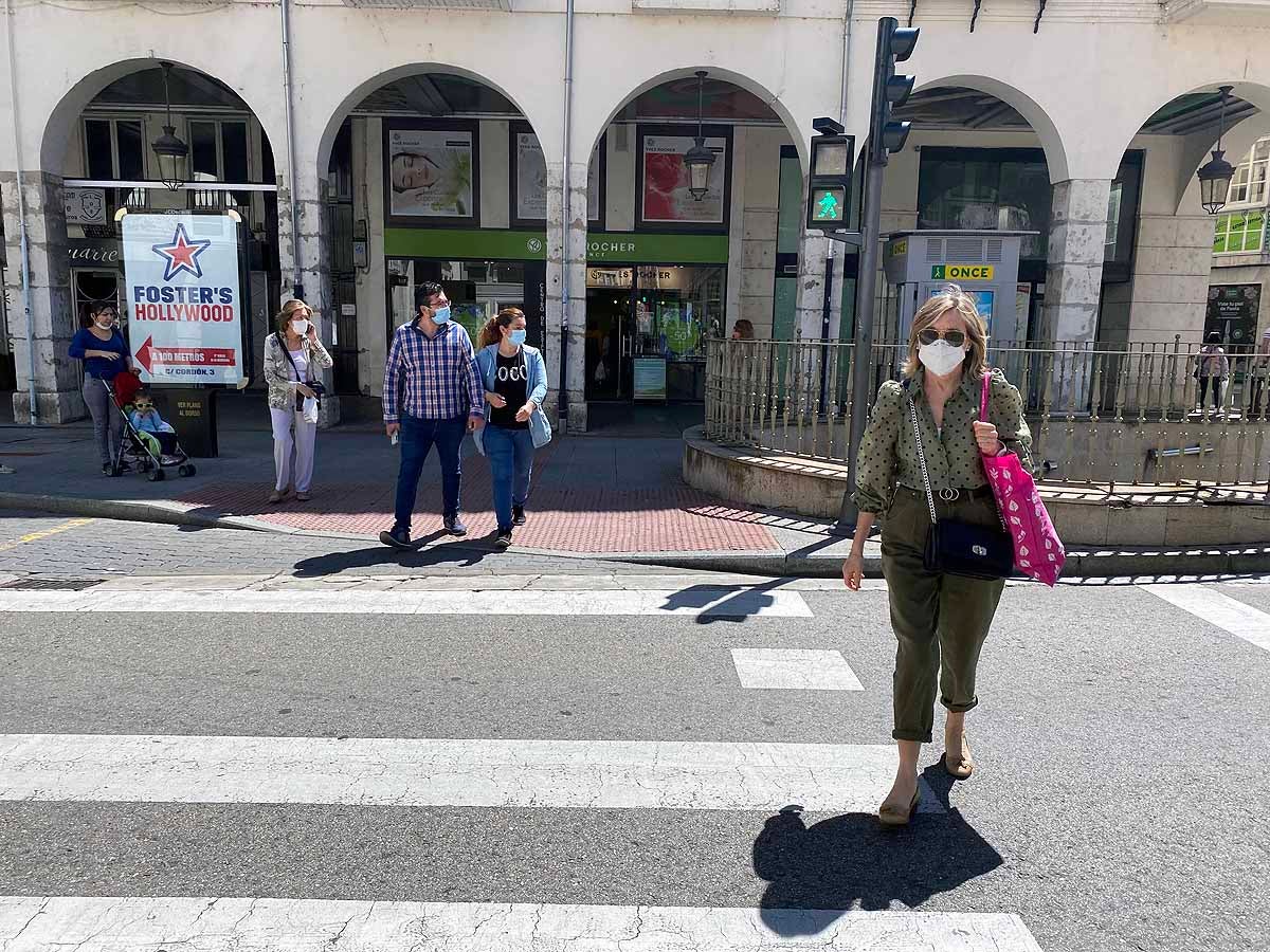 Fotos: Desfile de mascarillas en las calles de Burgos