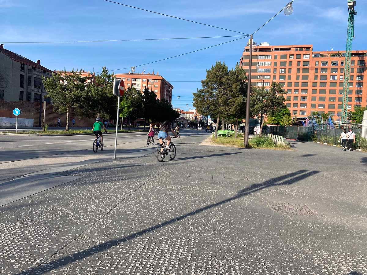 Coronavirus Fotos: Las bicicletas se adelantan al verano en Burgos