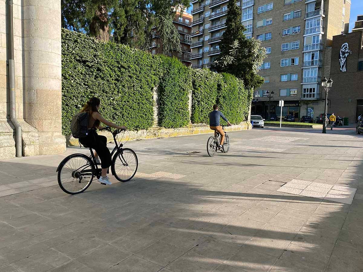 Coronavirus Fotos: Las bicicletas se adelantan al verano en Burgos