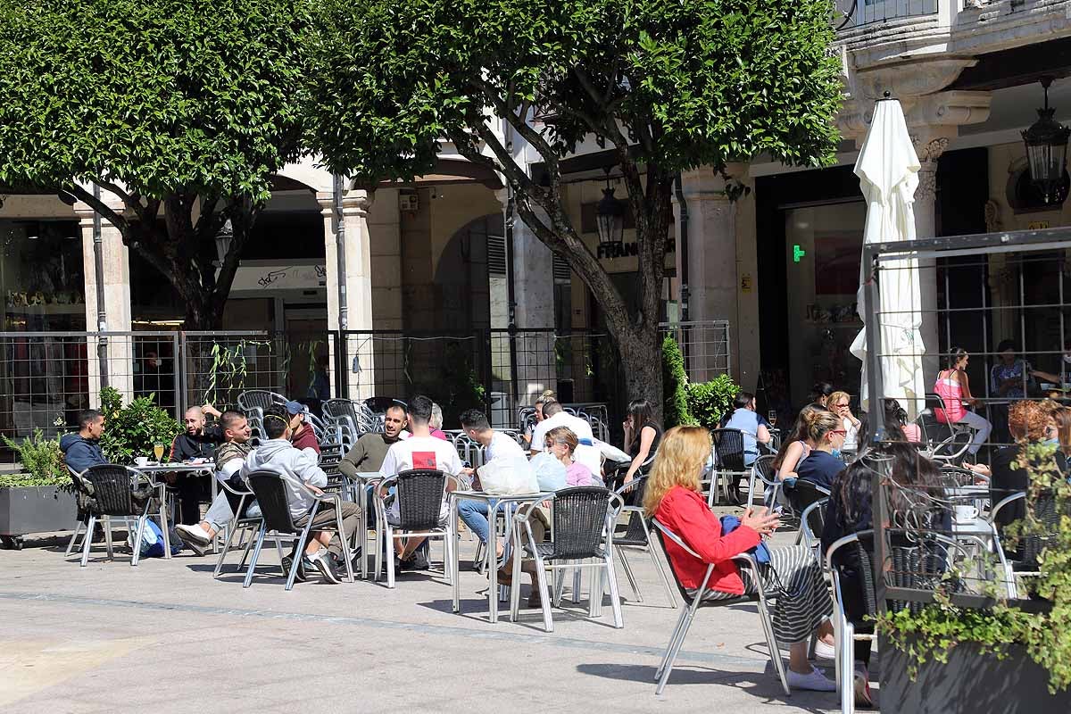 Desescalada Fotos: Las terrazas devuelven la alegría a las calles de Burgos