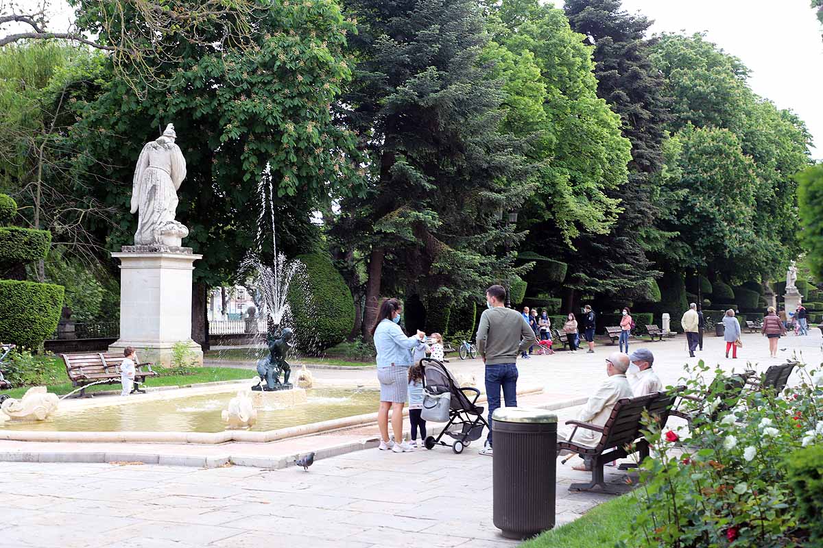 Desescalada Fotos: Tarde de cafés y cañas con amigos en Burgos